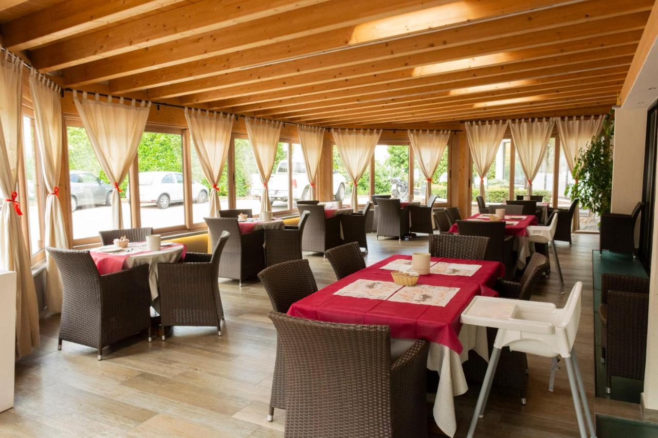 Hotel Bungalows Europa โดมาโซ ภายนอก รูปภาพ