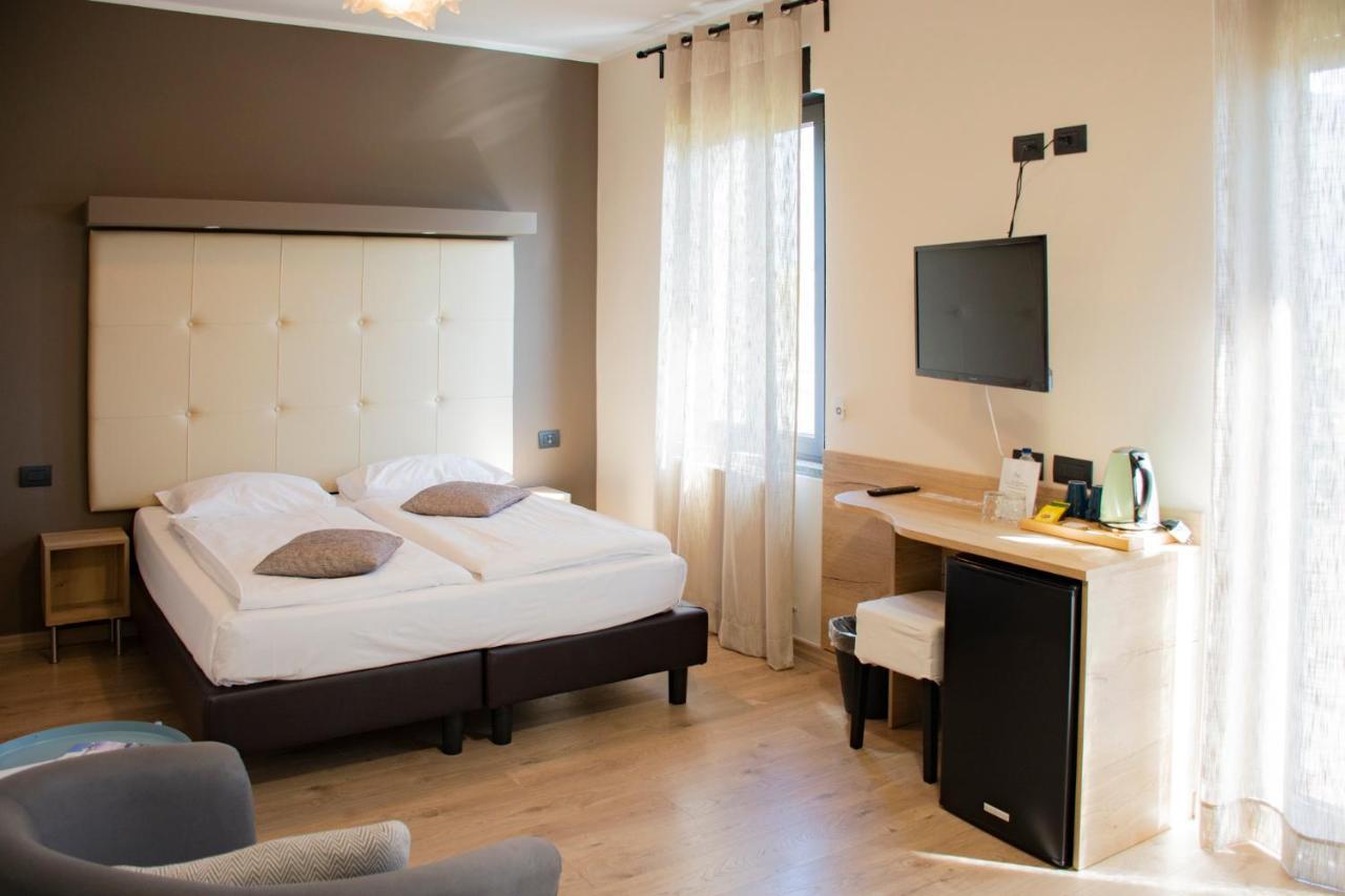 Hotel Bungalows Europa โดมาโซ ภายนอก รูปภาพ