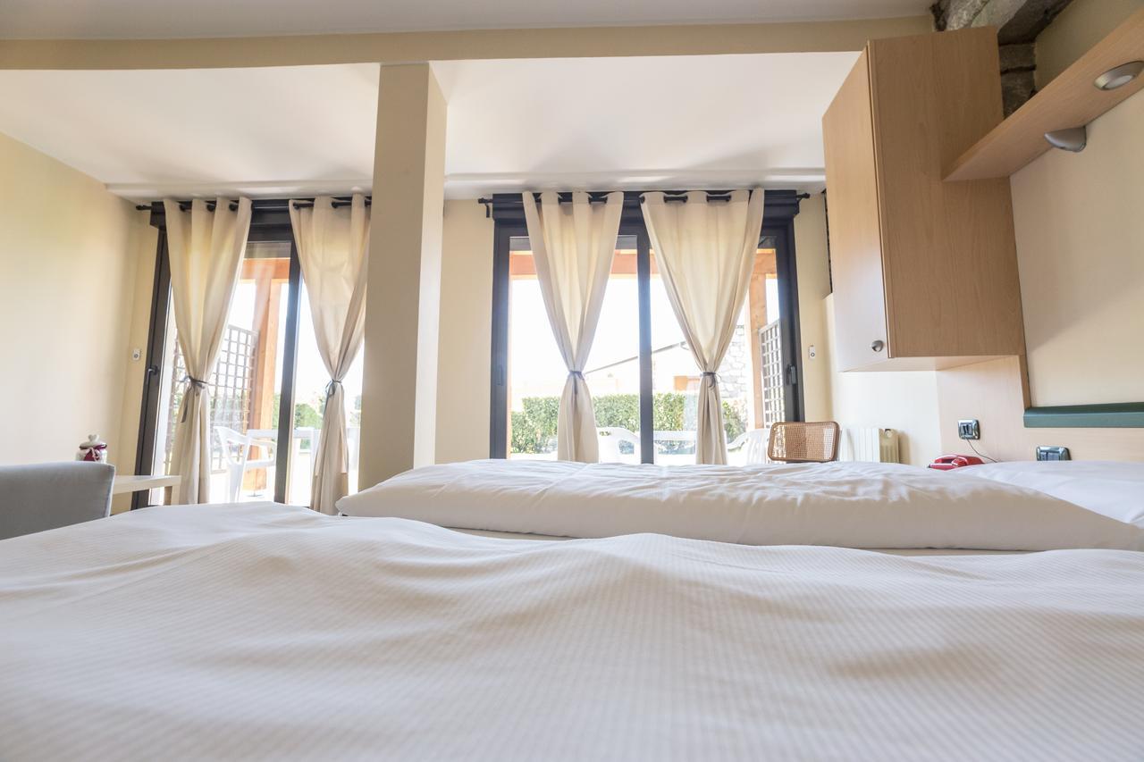 Hotel Bungalows Europa โดมาโซ ภายนอก รูปภาพ