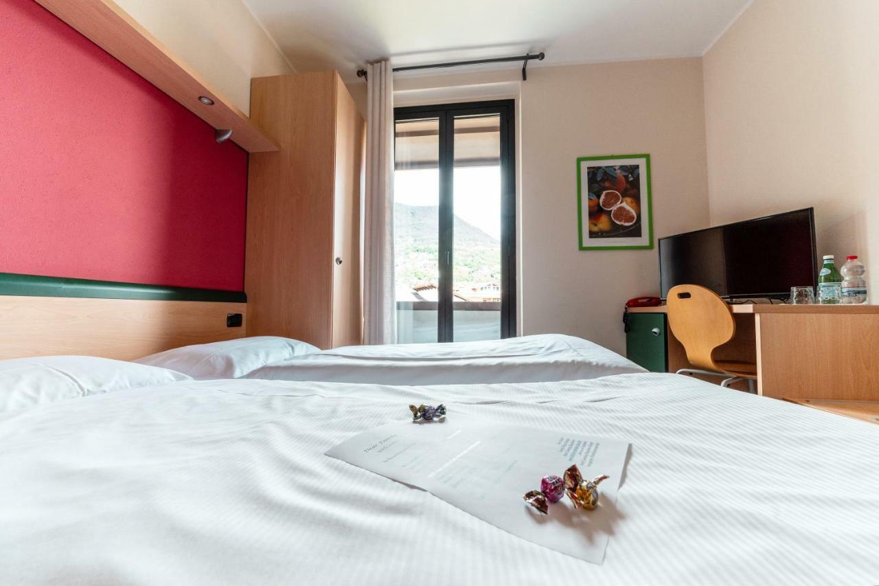 Hotel Bungalows Europa โดมาโซ ภายนอก รูปภาพ
