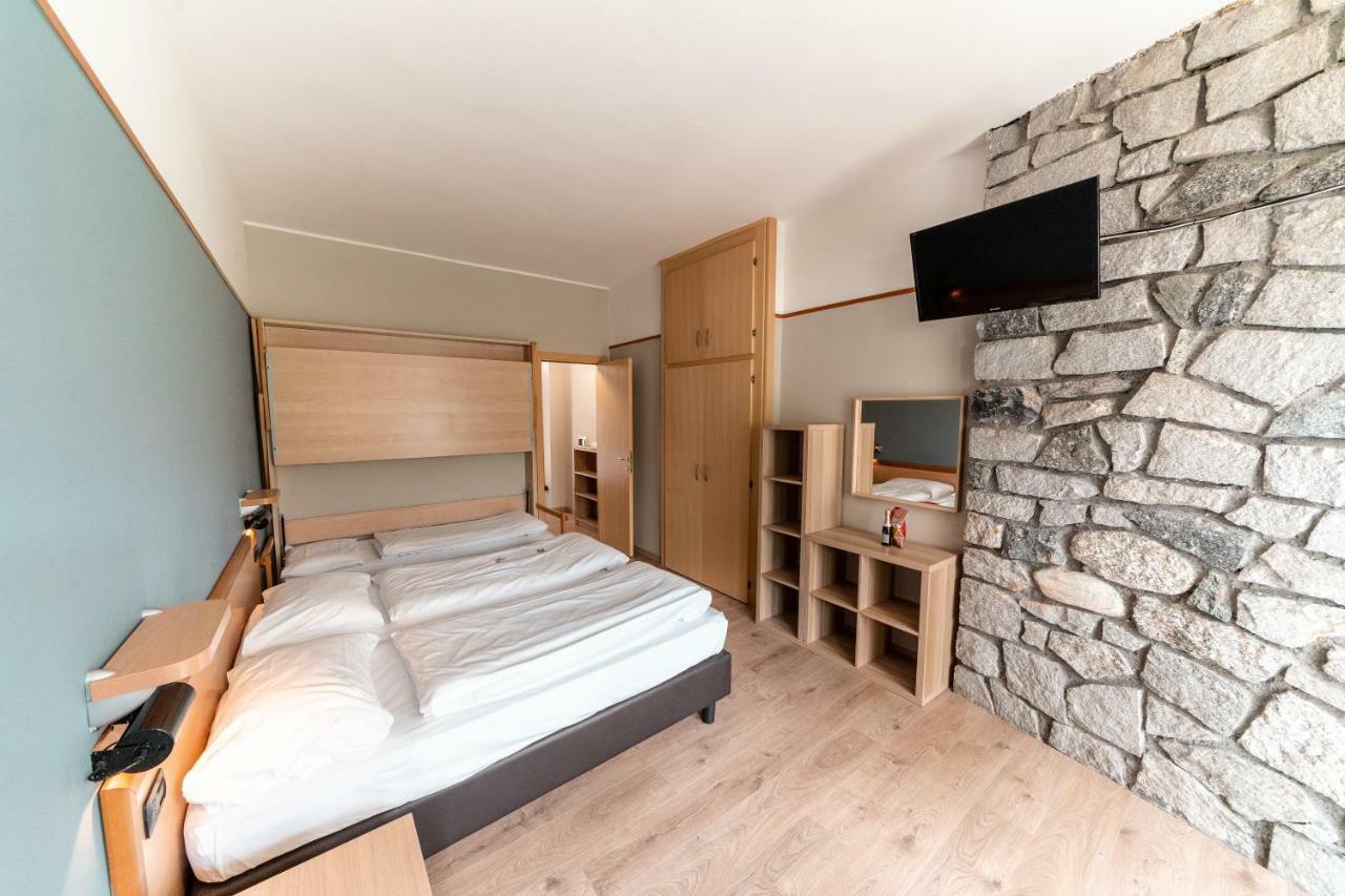 Hotel Bungalows Europa โดมาโซ ภายนอก รูปภาพ